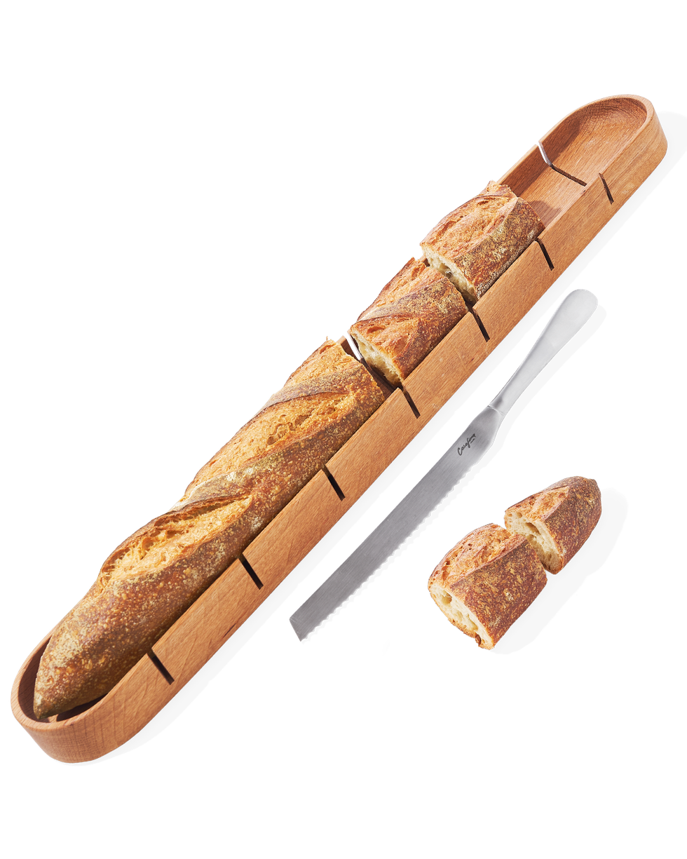 Oak Baguette Board with Bread Knife